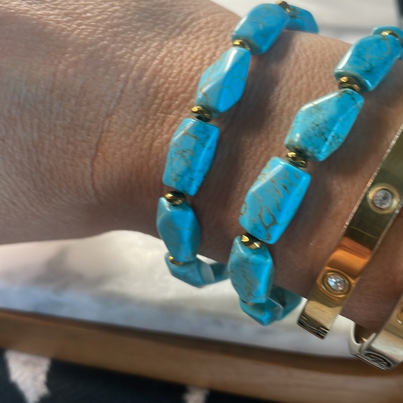 Turquoise Howlite bracelet - Picture 3 of 4